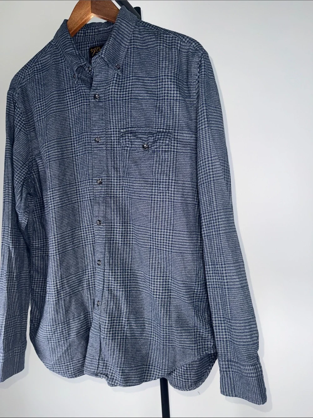 J.Crew Cashmere-Cotton Long Sleeve Button Down in Houndstooth Midnight | L